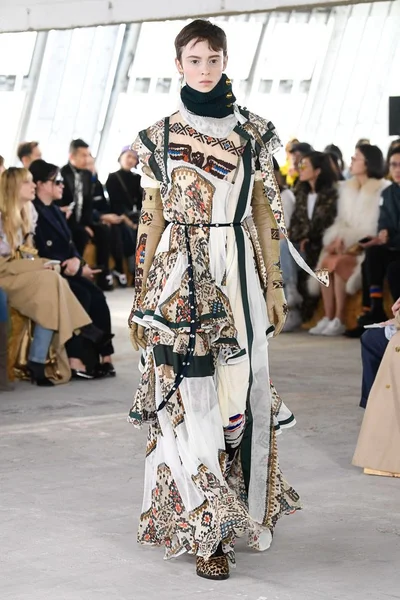 Look 25